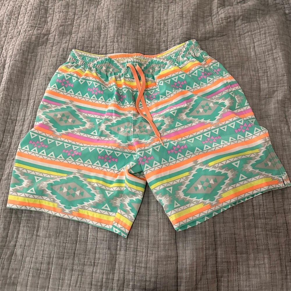 men’s swim trunks large